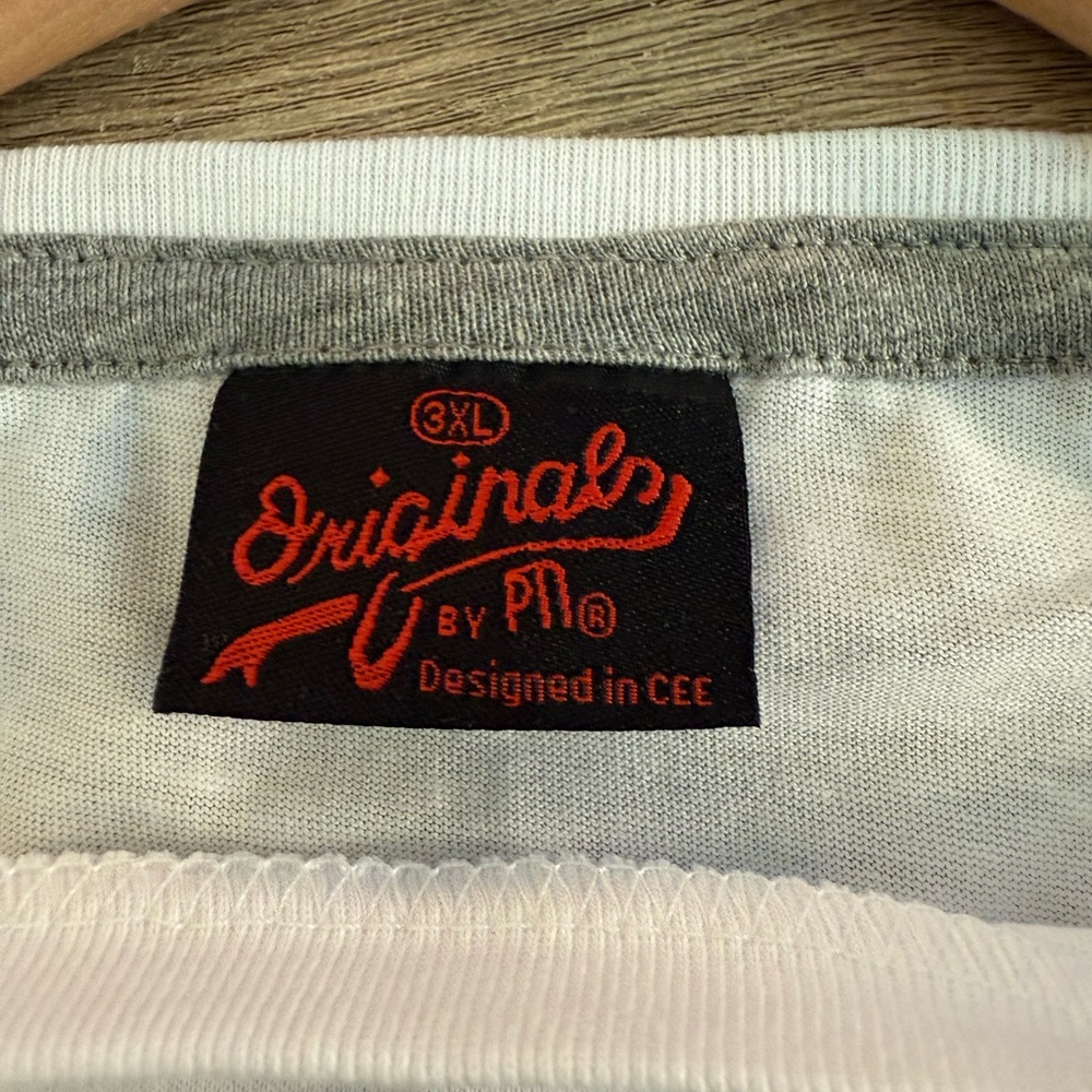 White Short Sleeve Tee by - Picture 3 of 4